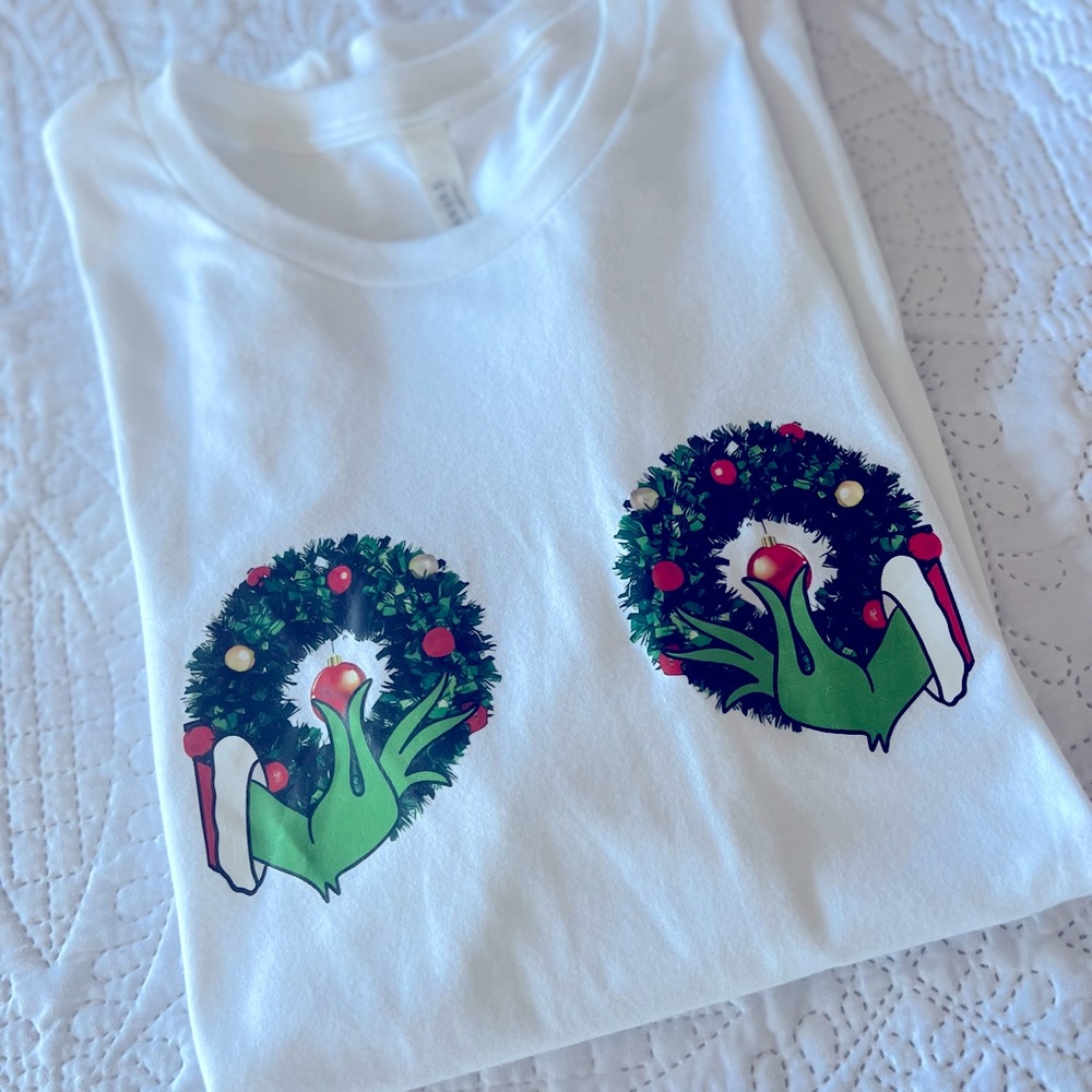 Never worn funny adult Christmas (grinch) shirt